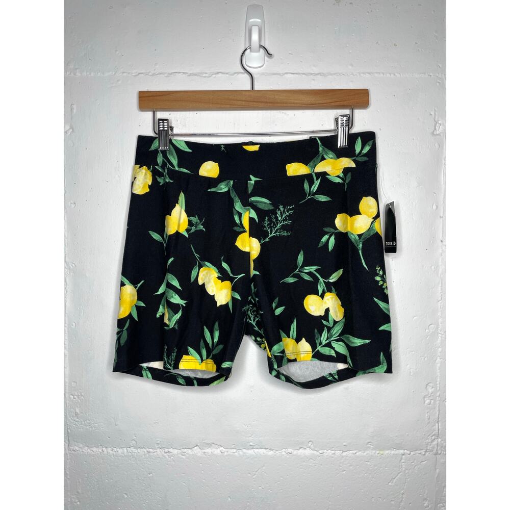NEW Torrid Black Pull On Bike Short Lemons Size 0